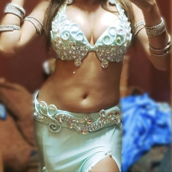 Mint professional bellydance costume - Picture 2 of 7